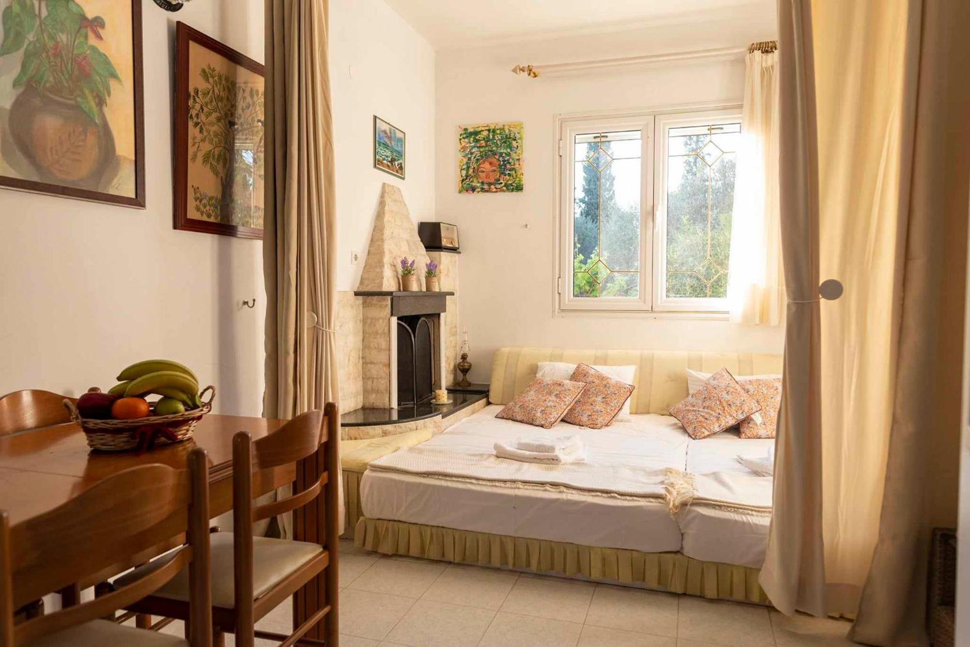 George Rhodes Villa Archangelos (Rhodes)